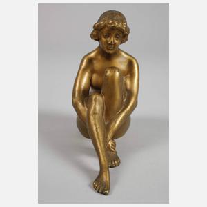 Sitzender weiblicher Akt