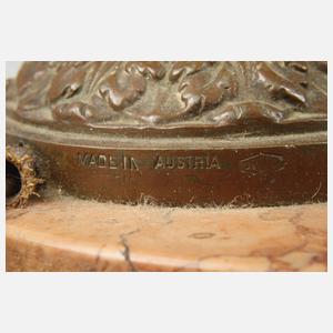 Bruno Zach, weiblicher Akt an Tischlampe