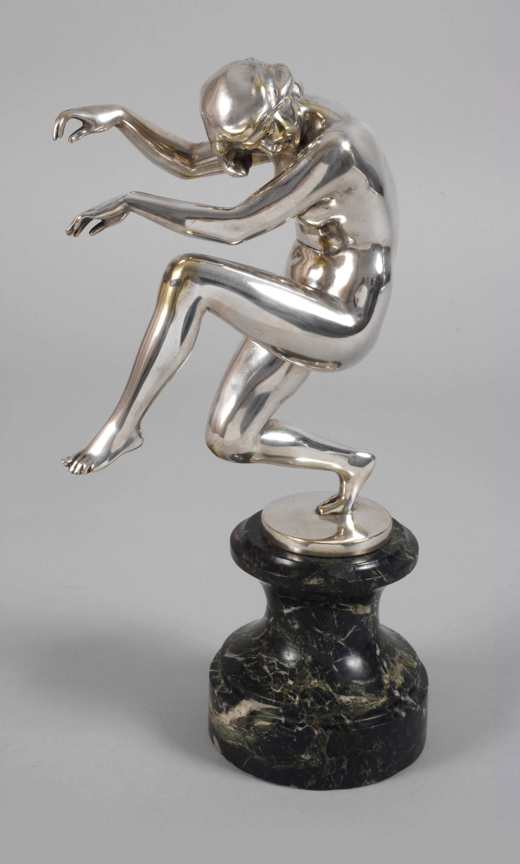 Karl Perl, Akttänzerin