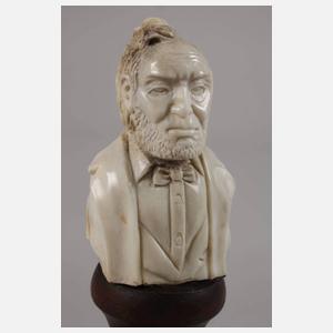 Zwei figürliche Schnitzereien