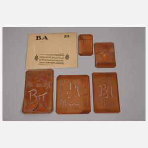 Großes Konvolut Monogrammschablonen