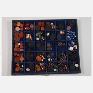 Umfangreiche Schmucksteinsammlung