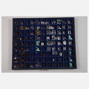 Umfangreiche Schmucksteinsammlung