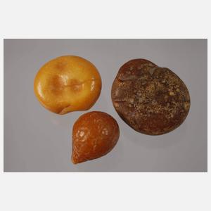 Drei Bernsteintropfen