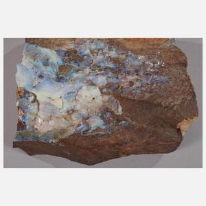 Edelopal in Muttergestein