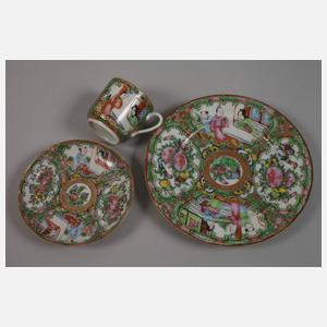 Vier Gedecke Famille rose