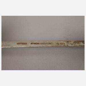 Zwölf Messerbänkchen