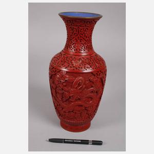 Paar Vasen Lackschnitzerei