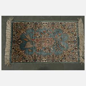 Drei kleine Seidenteppiche