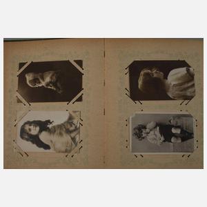 Postkartenalbum Kinder- und Frauenmotive