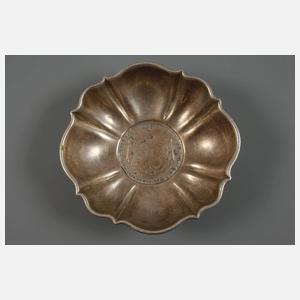 Barocke Silberschale mit Münze