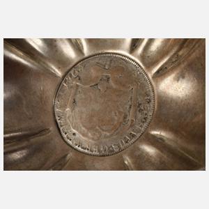 Barocke Silberschale mit Münze