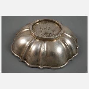Barocke Silberschale mit Münze