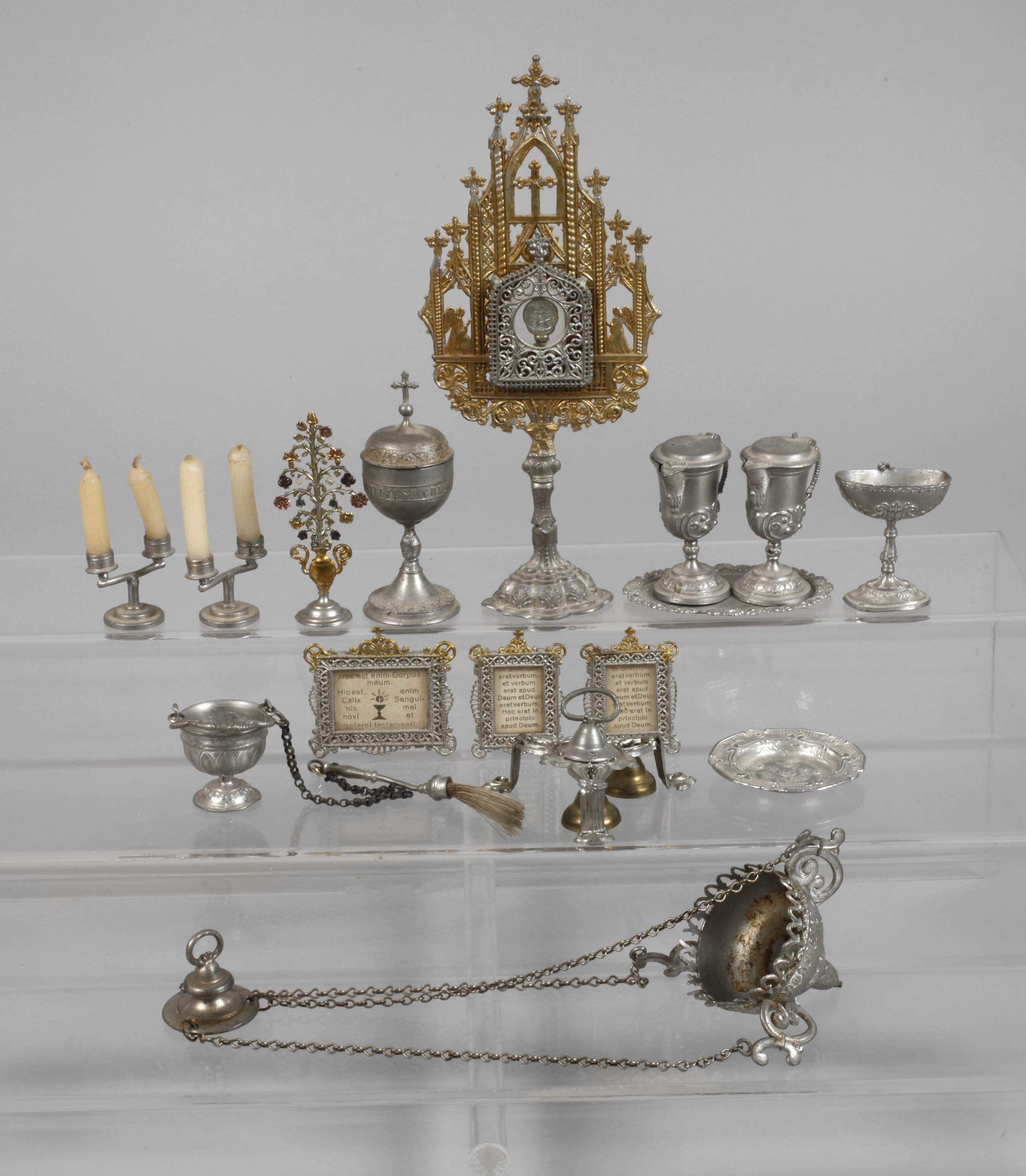 Konvolut Sakralgegenstände für den Puppenaltar