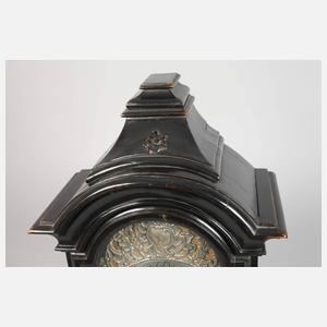 Barocke Stutzuhr mit hessischem Adelswappen