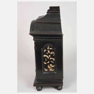 Barocke Stutzuhr mit hessischem Adelswappen