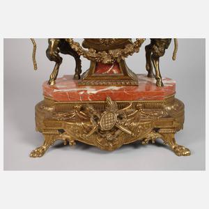 Große Kaminuhr mit Faunen