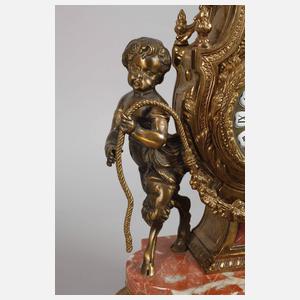 Große Kaminuhr mit Faunen