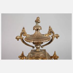 Kaminuhr mit Porzellaneinsatz