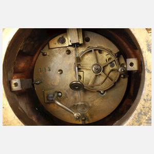 Kaminuhr mit Porzellaneinsatz