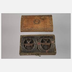 Paar barocke Schuhschnallen in Etui