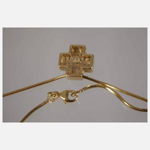 Kreuzanhänger an Kette