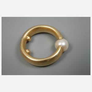 Massiver Bandring mit Perle