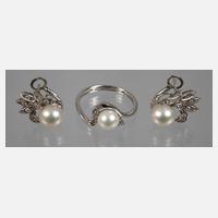 Paar Ohrstecker und Ring mit Perlen und Brillanten111