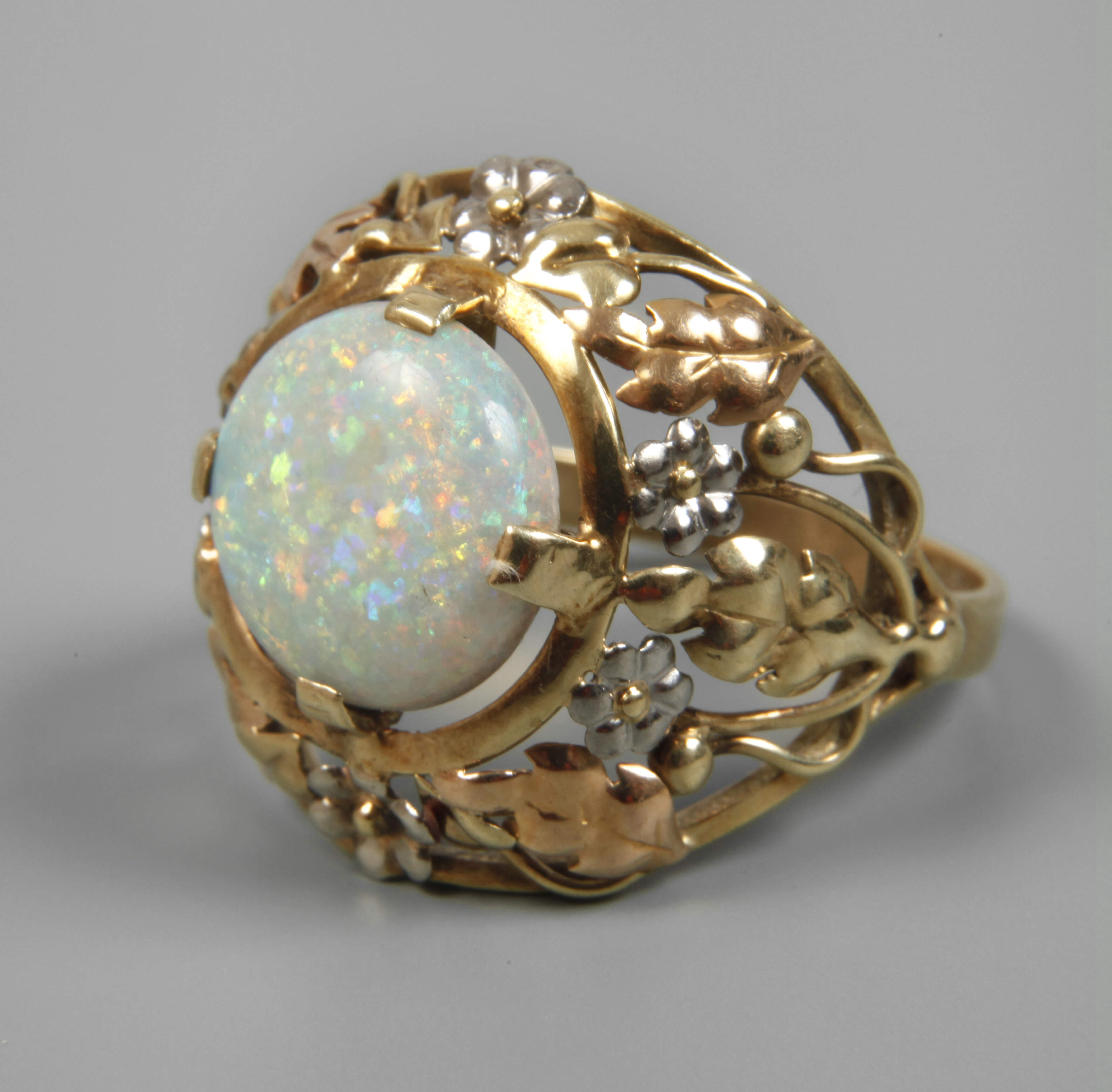 Damenring mit Edelopal