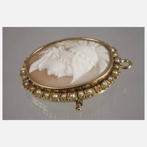 Anhänger mit Kamee und Perlen