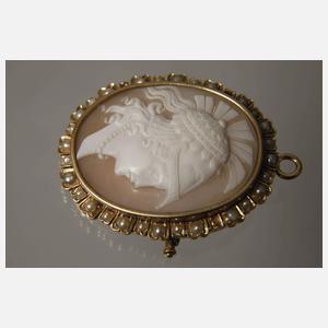 Anhänger mit Kamee und Perlen