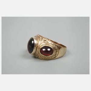 Damenring mit Granatcabochons
