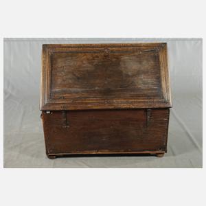 Kleine Flachdeckeltruhe Spätrenaissance