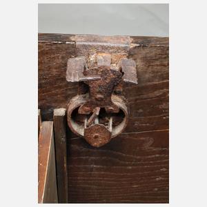 Kleine Flachdeckeltruhe Spätrenaissance