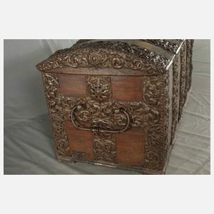 Prächtige Barocktruhe