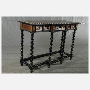 Feiner Kabinettschrank im Renaissancestil