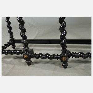 Feiner Kabinettschrank im Renaissancestil