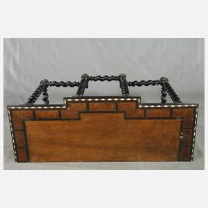 Feiner Kabinettschrank im Renaissancestil