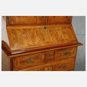 Klassizistischer Aufsatzsekretär