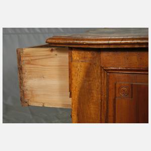 Klassizistische Kommode