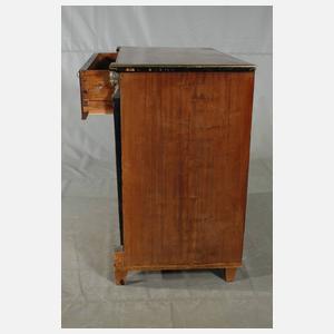 Kleine Empire-Kommode