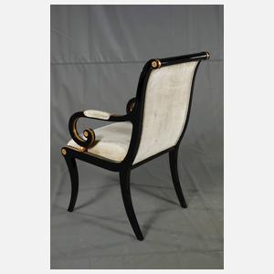 Zwei Sessel im Biedermeierstil