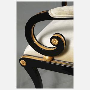 Zwei Sessel im Biedermeierstil