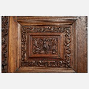 Aufsatzschrank im Renaissancestil