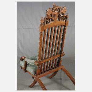 Drei Stühle mit Weindekor