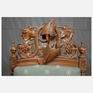 Drei Stühle mit Weindekor