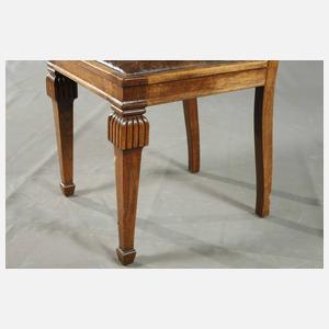 Kulissentisch und sechs Stühle