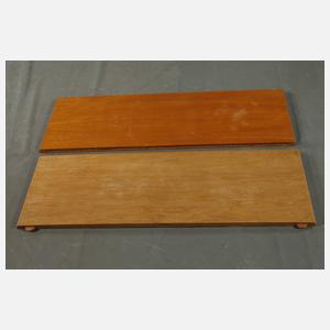 Kulissentisch und sechs Stühle