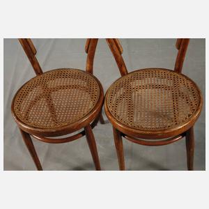 Neun Kaffeehausstühle