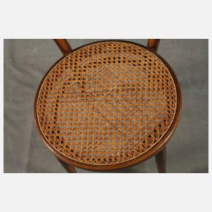 Neun Kaffeehausstühle